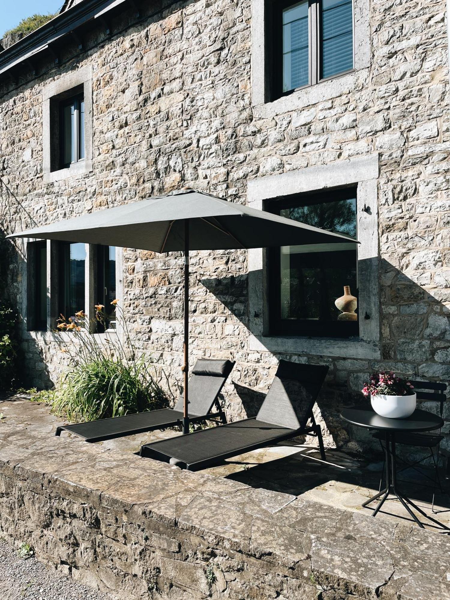 Villa Pieds Dans L'Eau Private Wellness Bordure De Meuse Lustin Exterior foto