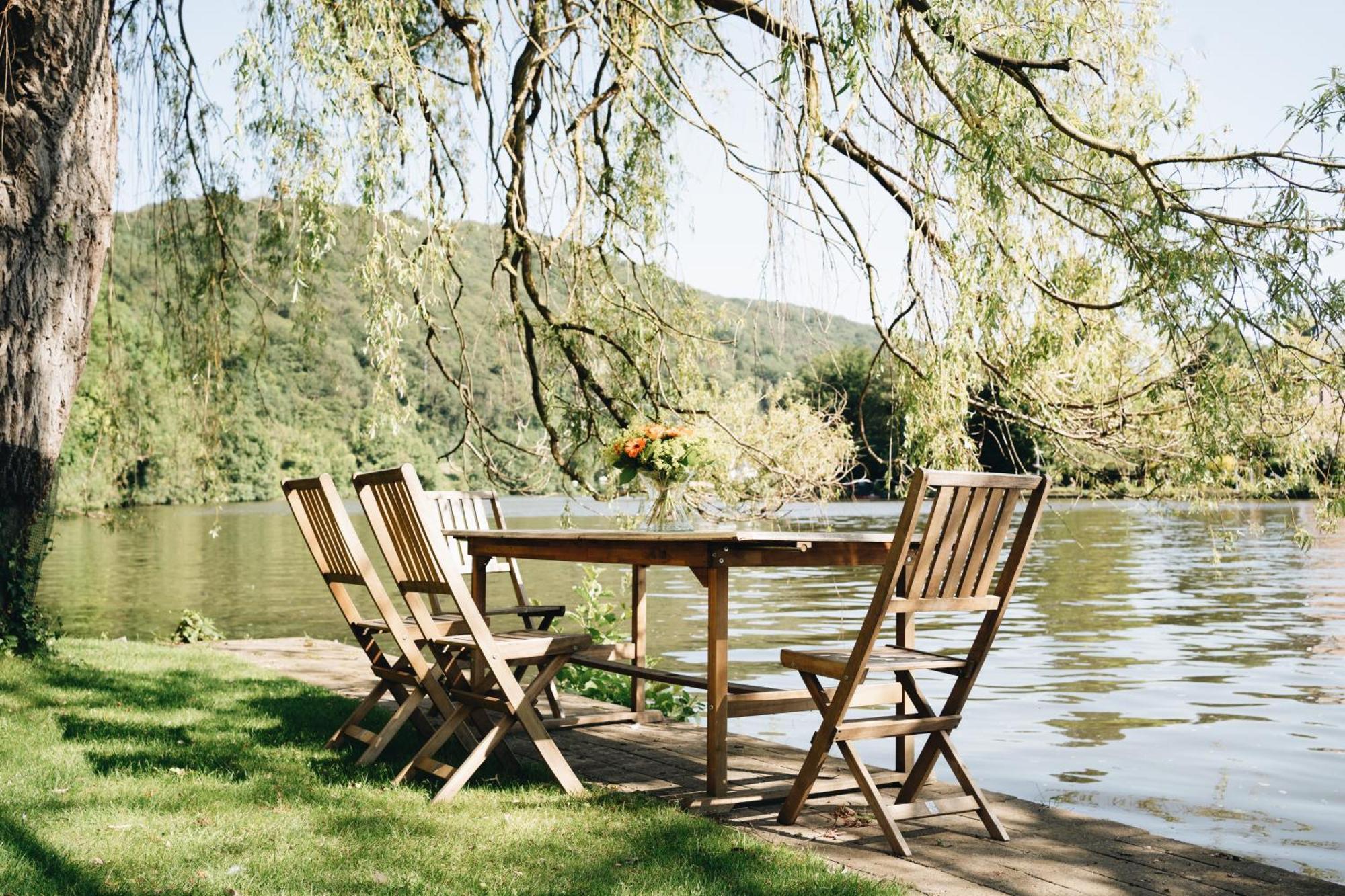 Villa Pieds Dans L'Eau Private Wellness Bordure De Meuse Lustin Exterior foto